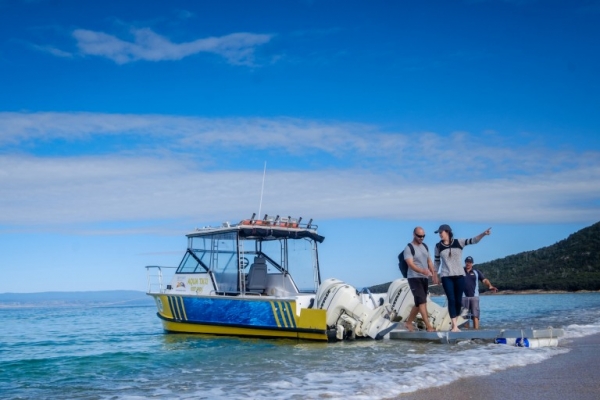 Coles Bay Holiday House - Freycinet Rentals - Freycinet Aqua Taxi
